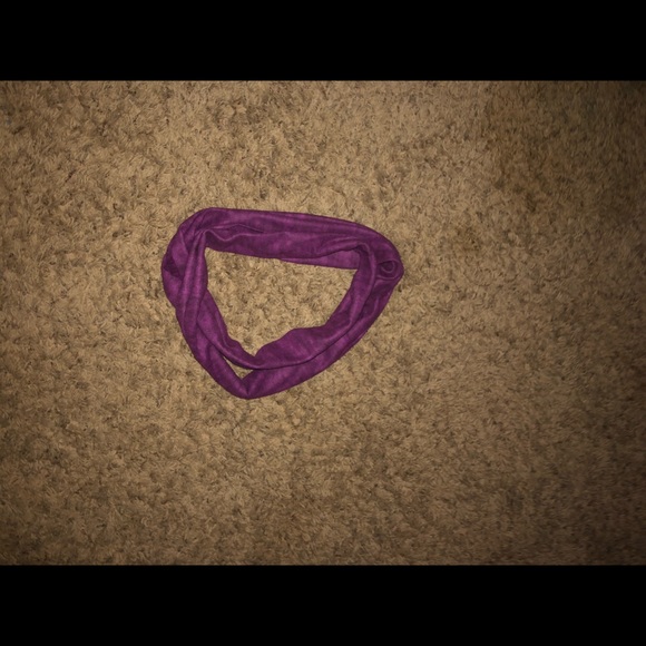 Scarf - Picture 1 of 2